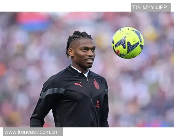 莱奥替补表现失常两度错失良机遭球迷怒斥