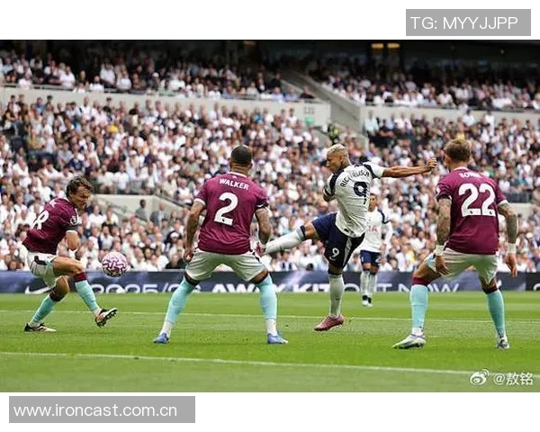 差点出事！热刺后场出球被断，勒温得球后扫射高出横梁