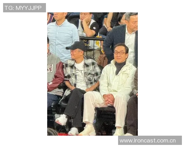 林书豪与成龙贝克汉姆同框合影三位传奇人物的梦幻时刻 林书豪与成龙贝克汉姆同框合影三位传奇人物的梦幻时刻