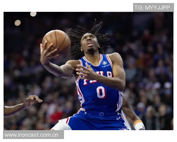 马克西上半场表现全面11投4中贡献12分3篮板4助攻1抢断1盖帽