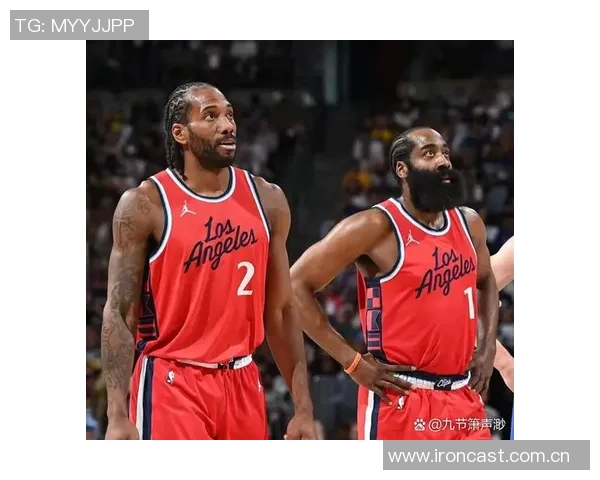 浓眉首节表现稳健6分4板1助助力球队中规中矩展现实力 浓眉首节表现稳健6分4板1助助力球队中规中矩展现实力