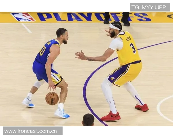 浓眉首节表现稳健6分4板1助助力球队中规中矩展现实力