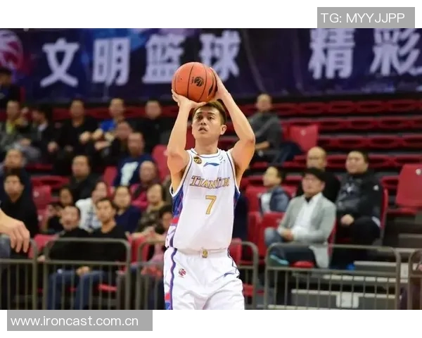 卢伟强调核心后卫需具备更强心理素质与稳定处理球能力 卢伟强调核心后卫需具备更强心理素质与稳定处理球能力