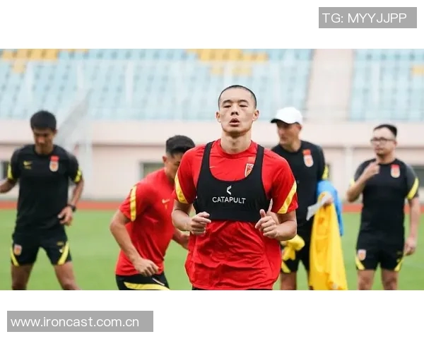 武汉三镇应全力以赴续约邓涵文以增强球队竞争力 武汉三镇应全力以赴续约邓涵文以增强球队竞争力