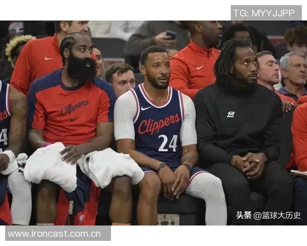 鲍威尔表现出色20投10中砍下25分助球队取得胜利正负值高达六