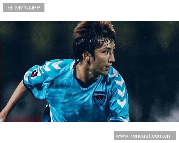 广岛三箭在J联赛杯决赛中以3-1战胜柏太阳神夺得队史第二冠吸引62466人观战