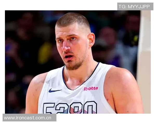 约基奇如饮水般轻松再获三双本赛季已达八次表现惊艳全场