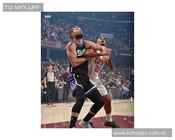 米切尔上半场表现惊艳11投8中轻松拿下18分4篮板2助攻助力球队奋勇争先