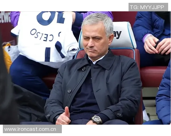 穆里尼奥对半场表现不满直言想换下九人球队晋级16强之路艰辛 穆里尼奥对半场表现不满直言想换下九人球队晋级16强之路艰辛